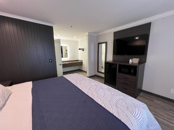 Cloud 9 Inn LAX image 12