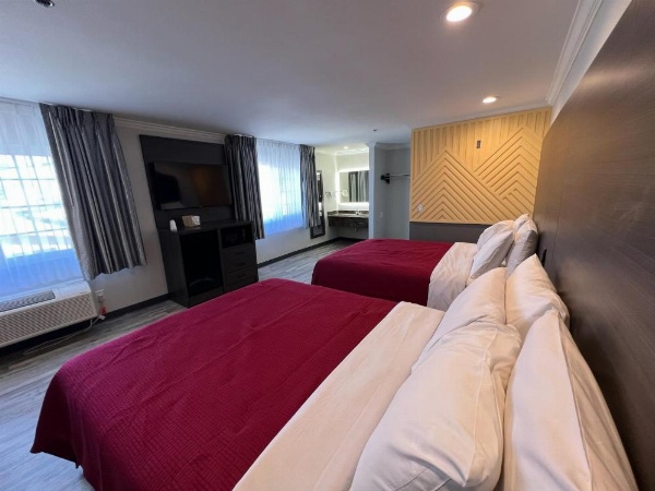 Cloud 9 Inn LAX image 18