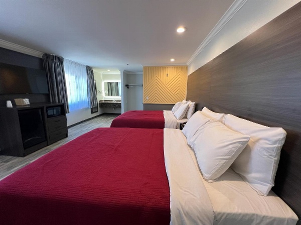 Cloud 9 Inn LAX image 4